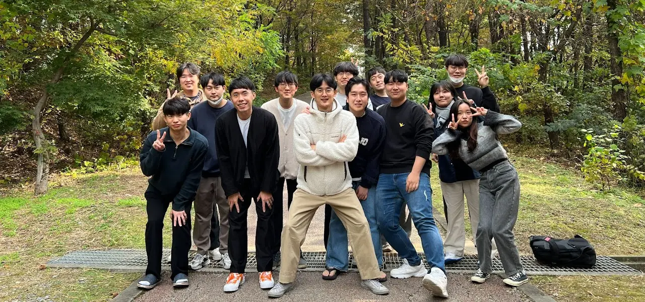 MMAI Lab team gathered together for a group photo.